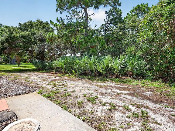 4th image of 5706 SE Riverboat Drive #202