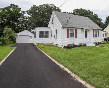 29 Lincoln St, North Haven, CT, 06473