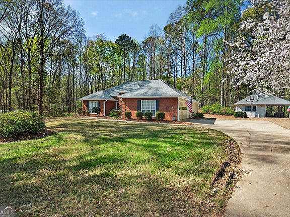 2nd image of 104 Independence Ct