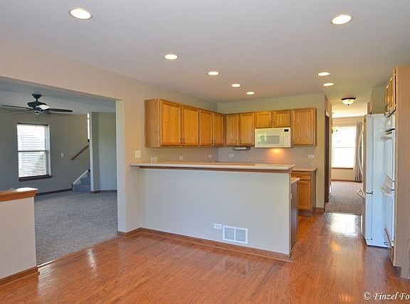 3rd image of 11235 Fleetwood St