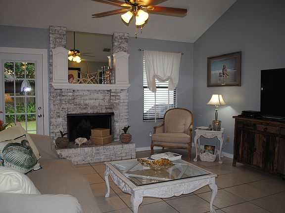 4th image of 3663 Mandarin Woods Dr N
