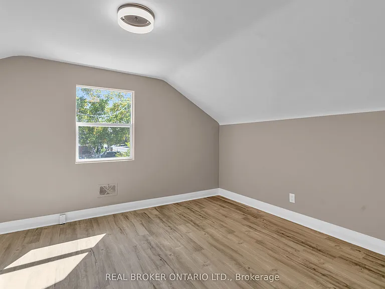 301 Franklin St N #A — Photo 15