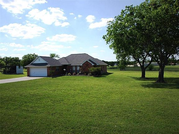 2nd image of 7892 Shady Ln