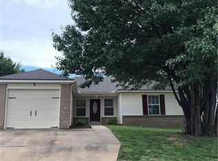 659 Daisy Ln, Springdale, AR 72764