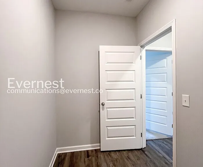 1107 Prospect Ct — Photo 24