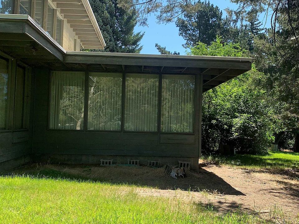 2nd image of 3024 National Fish Hatchery Rd