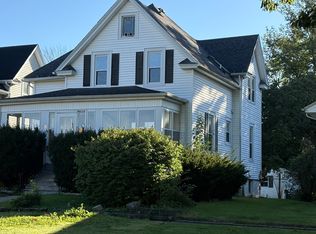514 S 4th St, Hoopeston, IL 60942