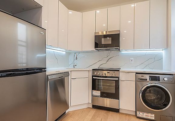 4th image of 251 Fort Washington Ave #Eight7