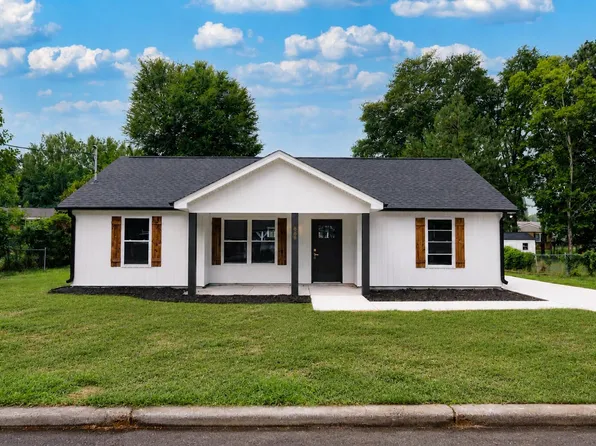 606 E Bay St, Dunn, NC 28334