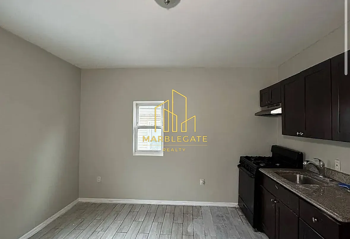 2 bed, 850 sqft, $1,775 — Photo 2