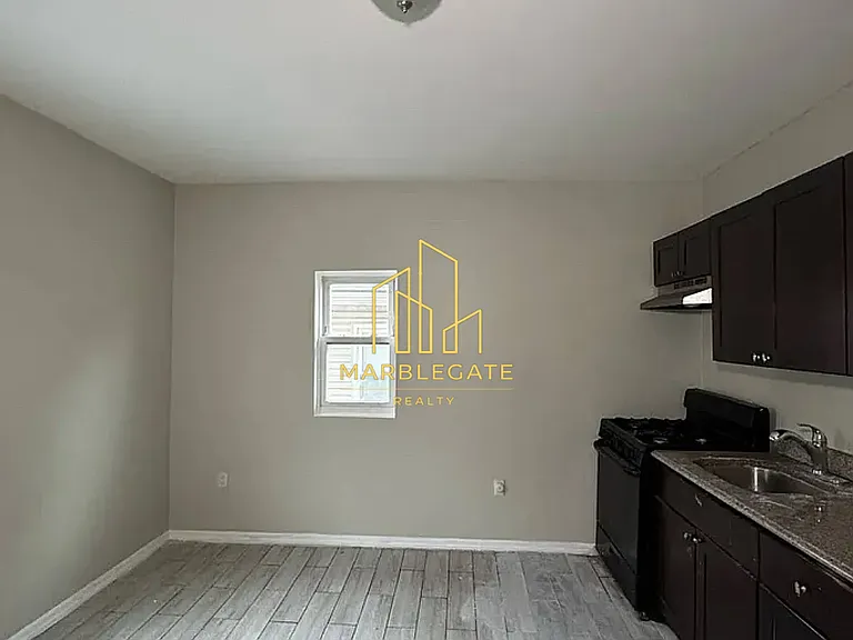 406 Park Ave #44 — Photo 2