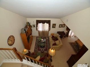 188 Scarlett Dr, Commack, NY 11725