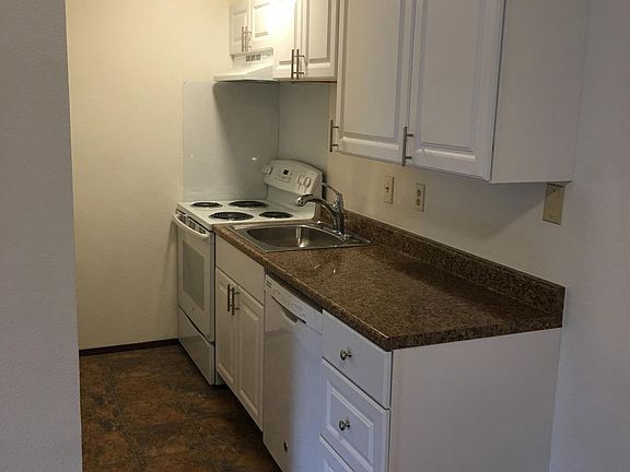 4th image of 14314 32nd Ave NE APT 102