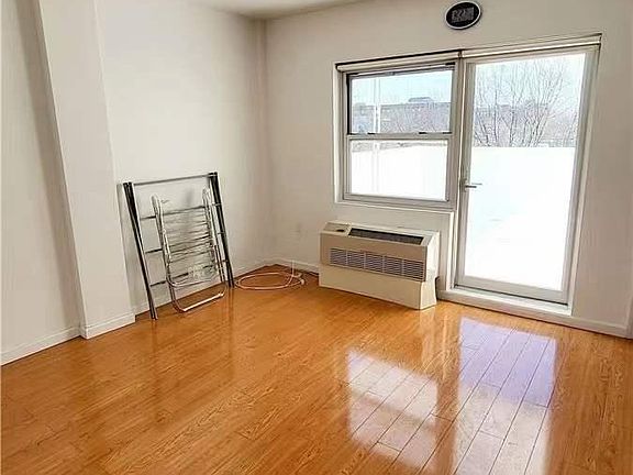 3rd image of 71-33 162nd St #5C