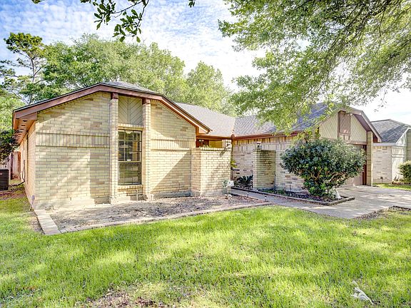 3rd image of 16134 Beechnut St