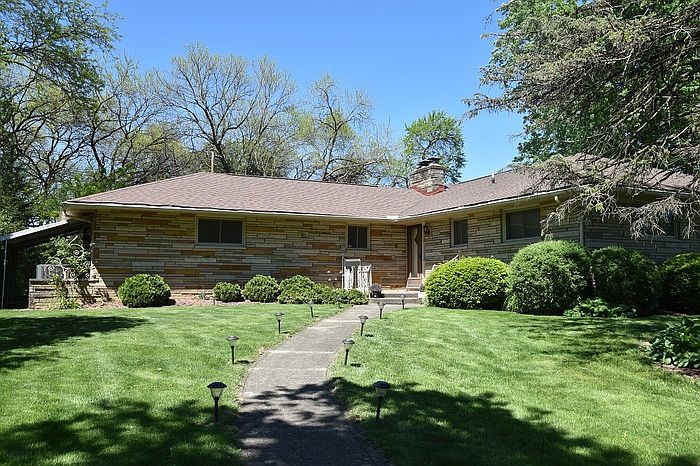 1st image of 586 Latham Ct