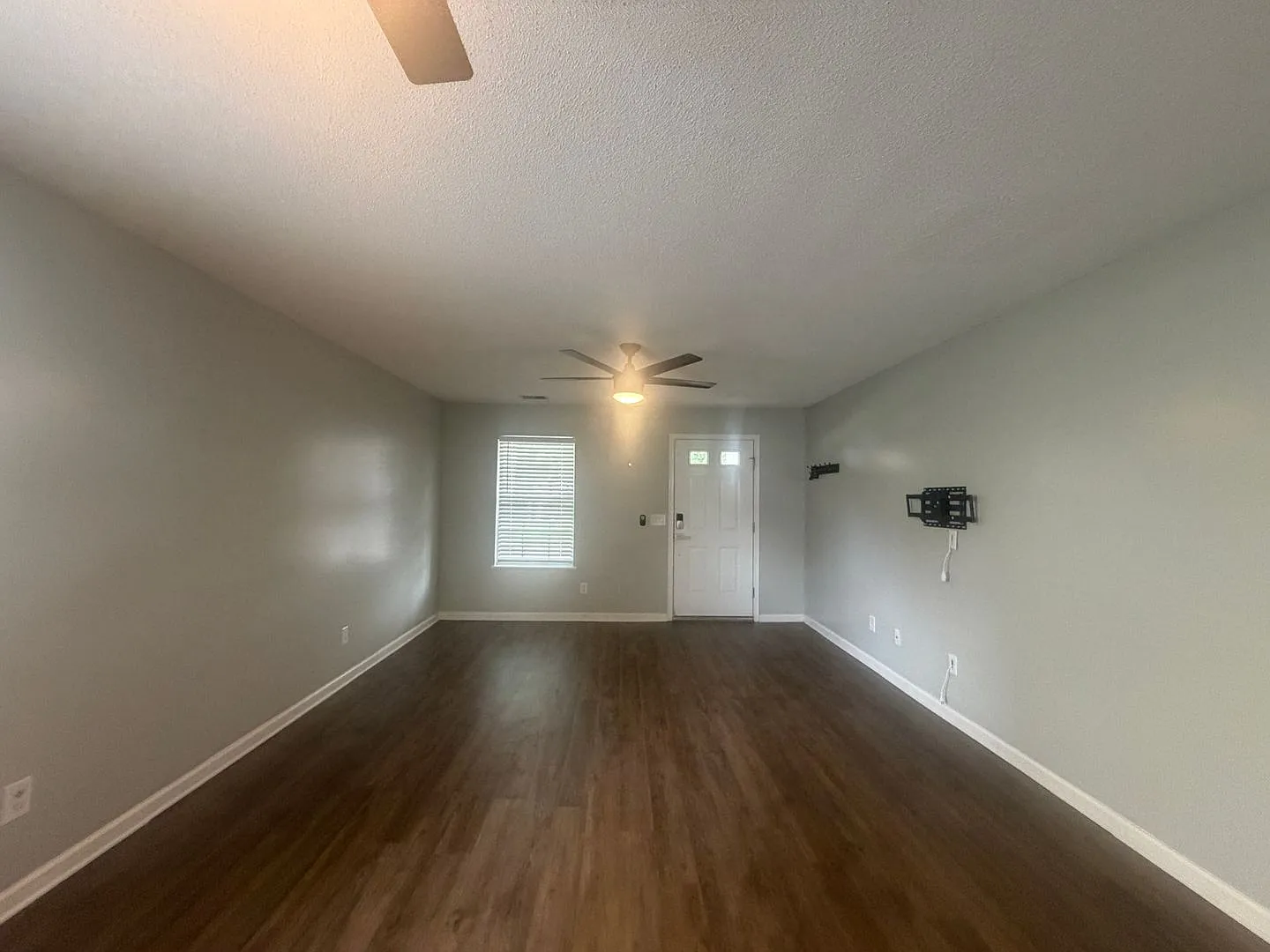 1755 Polaris Drive — Photo 2