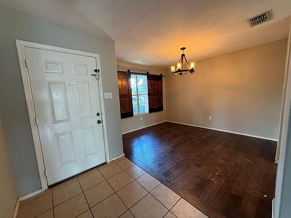 2nd image of 106 Jacales Ct