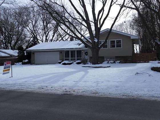 2nd image of 320 W Bauer Rd