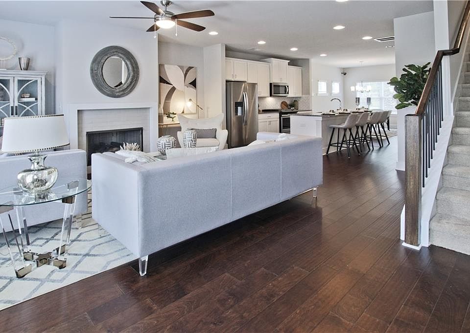 1st image of 3833 Oxford Cir #50