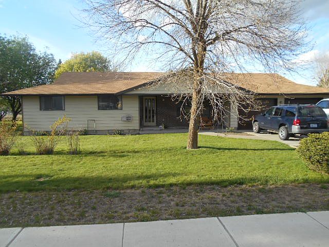 1st image of 420 E Broadway Ave