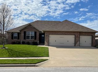 641 N Rockingham Ave, Nixa, MO 65714