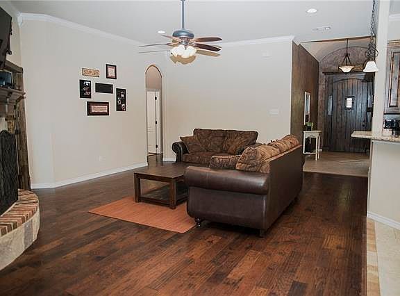5th image of 833 County Road 3592