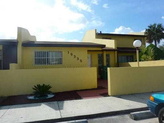 4th image of 19335 NW 53rd Ct