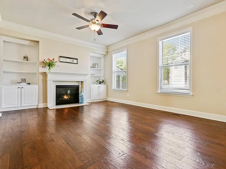 3705 Lambert Ln NE — Photo 7