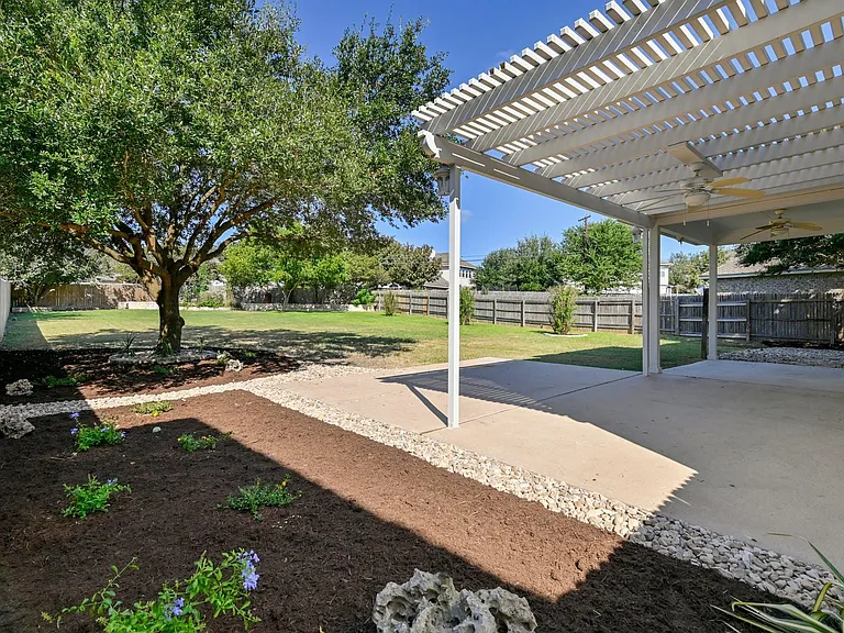 20308 Farm Pond Ln — Photo 21