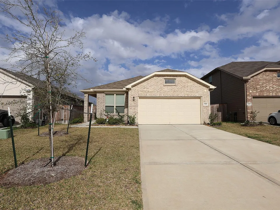 14894 Ash Landing Dr