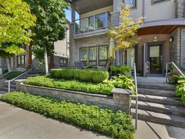1738 55a St #207, Delta, BC V4M 0A9