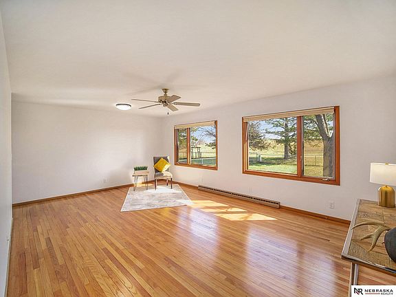 4th image of 4220 NW 54th St