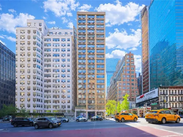 301 E 45th St APT 9A, New York, NY 10017