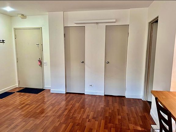 4th image of 40 E 9th St APT 1012