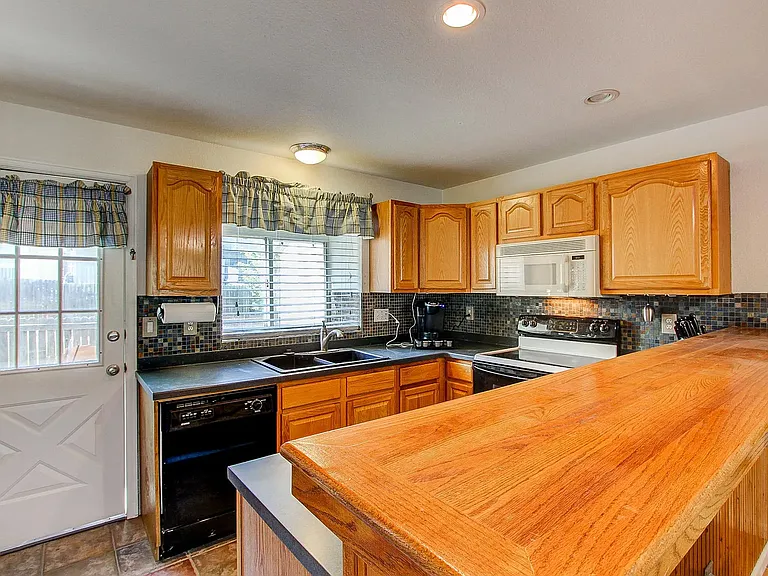 1227 S Flower Cir #E — Photo 13