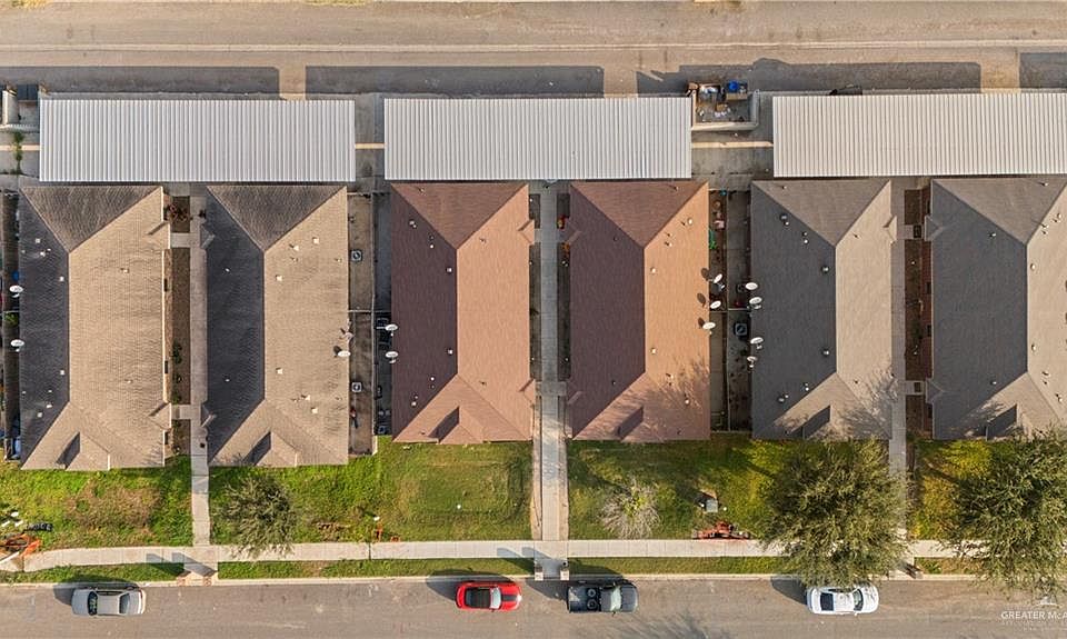 2nd image of 411 Pirul St