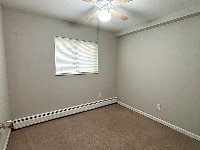 550 Lowell Ave — Photo 32