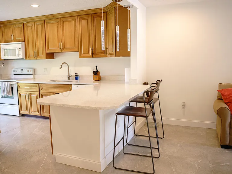 1425 Riverside Cir — Photo 8