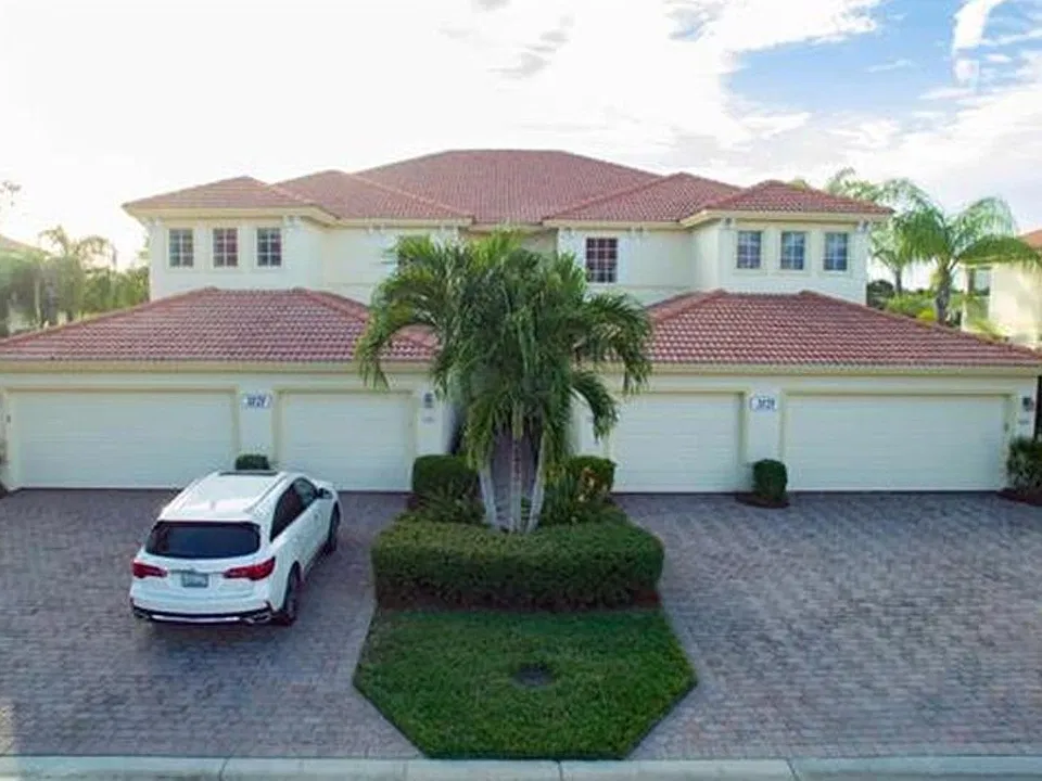 3121 Meandering Way #102