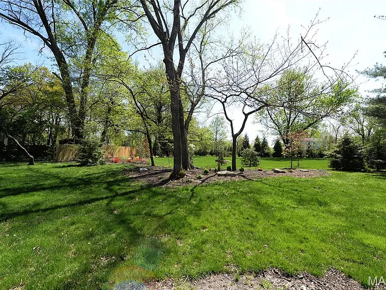 1306 S Geyer Rd — Photo 56