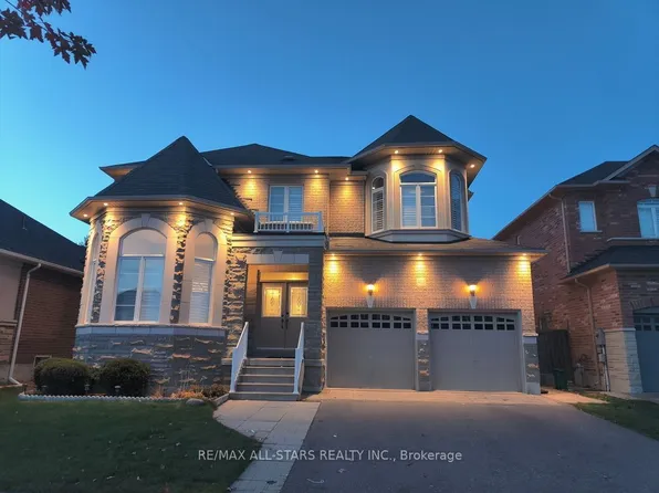 411 Hoover Park Dr, Whitchurch Stouffville, ON L4A 1P4