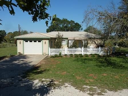 3rd image of 385 E Fm 489