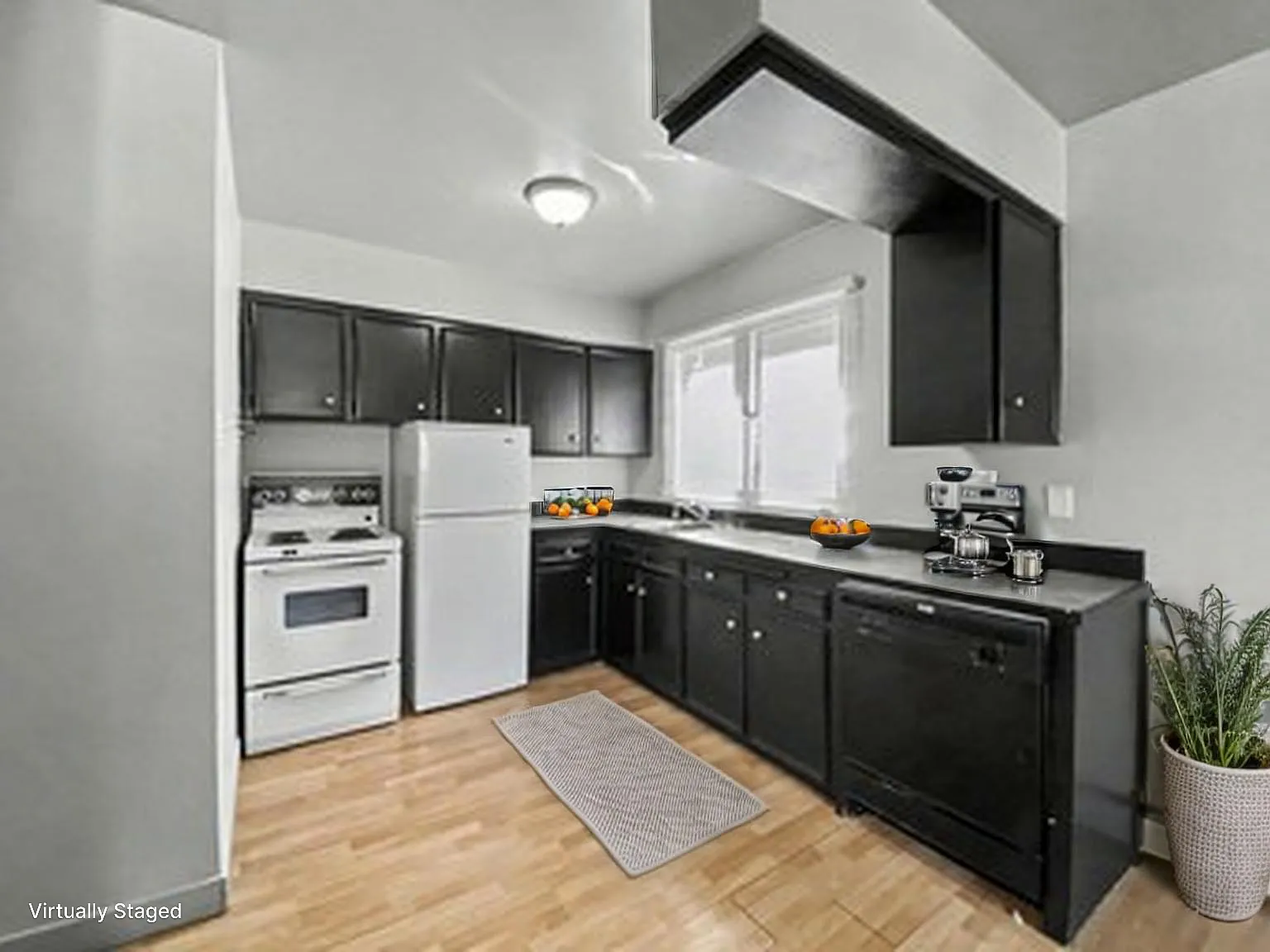 Mount Royal Apartments — Photo 1