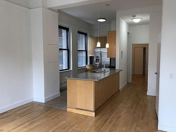 3rd image of 31 Union Sq W APT 8E