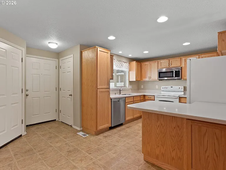 608 SE 15th Ave — Photo 4