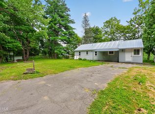 28 Cardinal Lane, New Baltimore, NY 12124