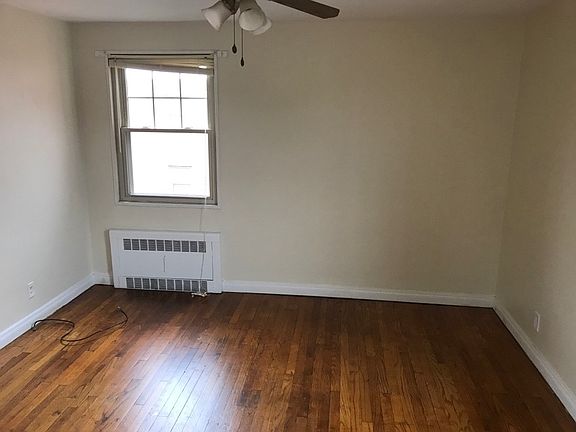 3rd image of 2726 Elmwood Ave