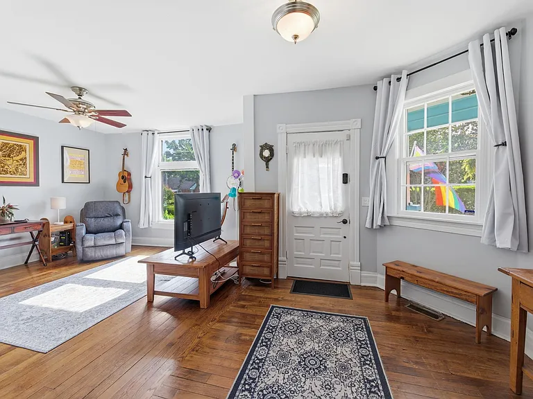 1008 Stainback Ave — Photo 6