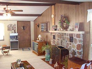 4th image of 19344 Lakeview Dr